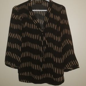 BRAND NEW WITHOUT TAGS LIMITED BLOUSE SIZE MEDIUM